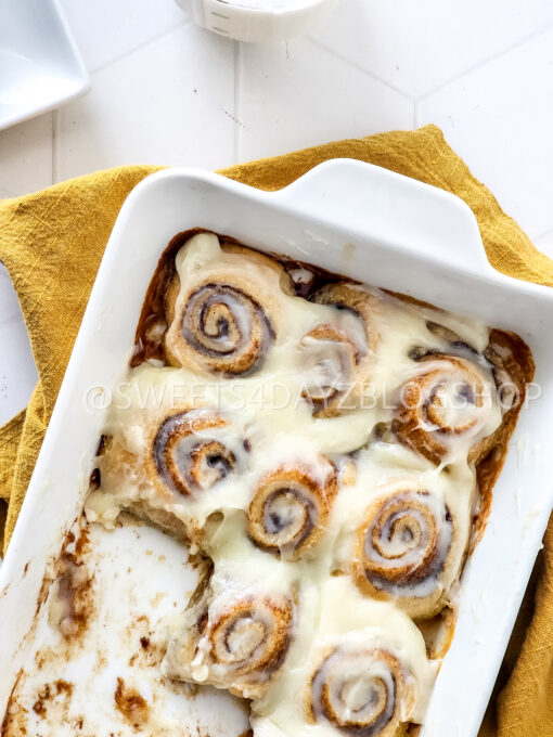 30 Minute Mini Cinnamon Rolls on Rhombus - Image 5