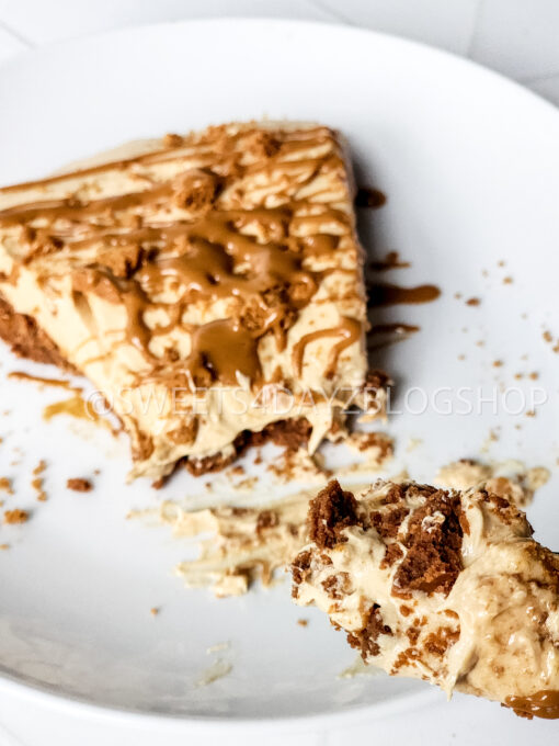 Biscoff Cookie Whipped Pie on Rhombus - Image 7