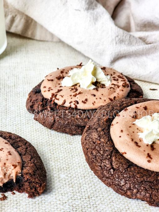 French Silk Pie Cookies on Linen - Image 8