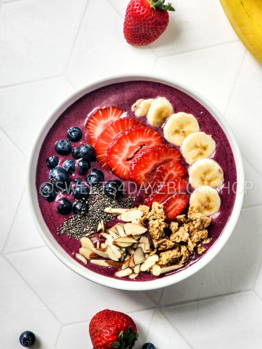 Simple Acai Bowl on Rhombus - Image 2