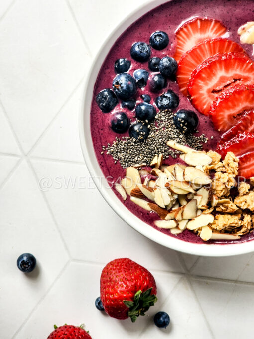 Simple Acai Bowl on Rhombus - Image 4