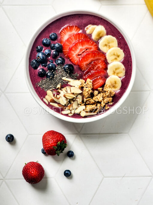 Simple Acai Bowl on Rhombus - Image 5