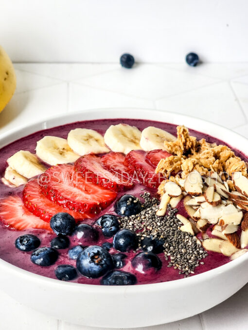 Simple Acai Bowl on Rhombus - Image 8