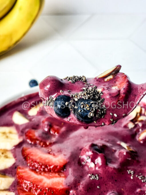 Simple Acai Bowl on Rhombus - Image 9