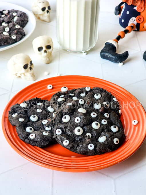Spooky Eye Double Chocolate Chip Cookies on Rhombus - Image 5