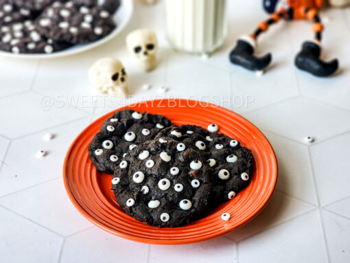 Spooky Eye Double Chocolate Chip Cookies on Rhombus - Image 7