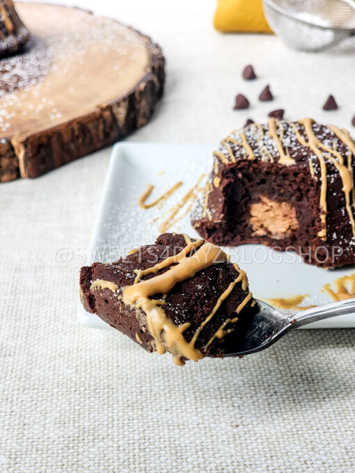 Mini Chocolate Peanut Butter Cakes on Linen - Image 4