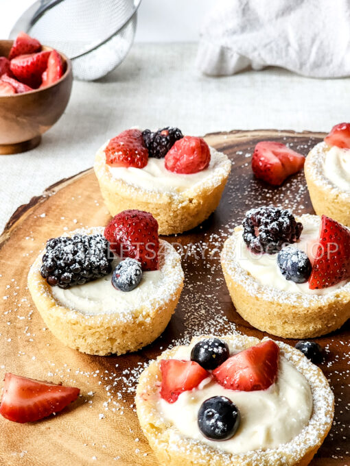 Sugar Cookie Fruit Cups on Linen - Image 9