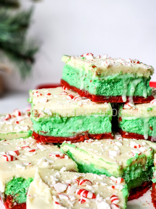 Christmas Dessert Lasagna on Rhombus - Image 7