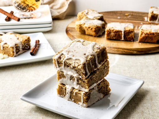Chai Blondies on Linen - Image 3