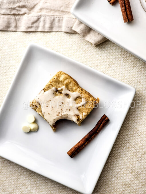 Chai Blondies on Linen - Image 5