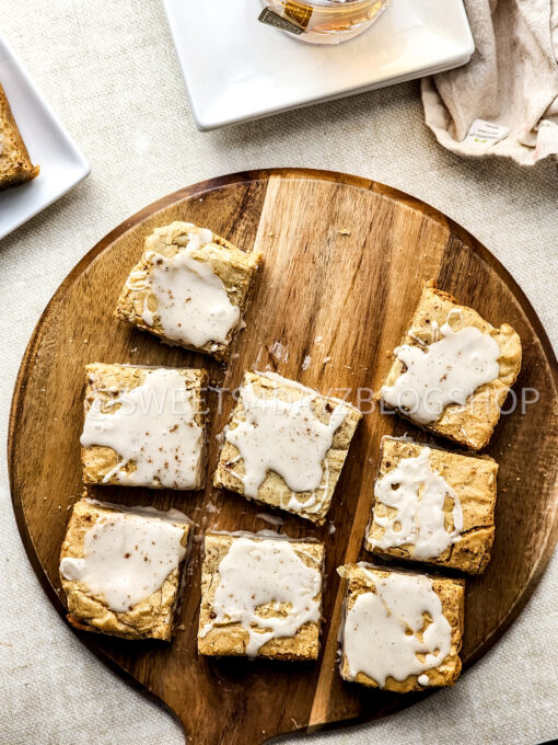 Chai Blondies on Linen - Image 7
