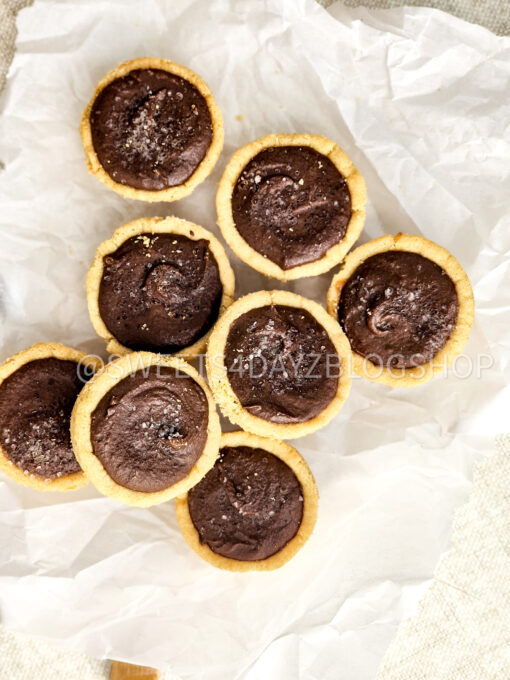 Twix Cookie Cups on Linen - Image 3