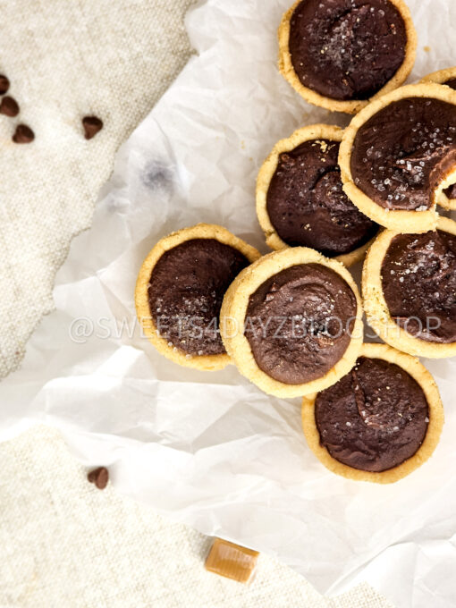 Twix Cookie Cups on Linen - Image 6