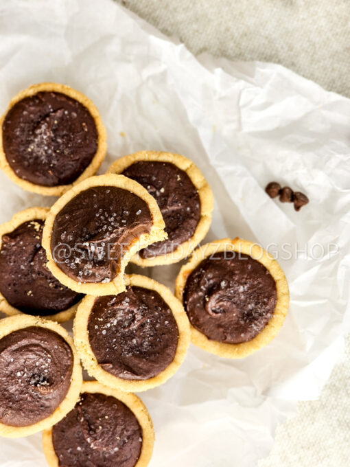 Twix Cookie Cups on Linen - Image 7