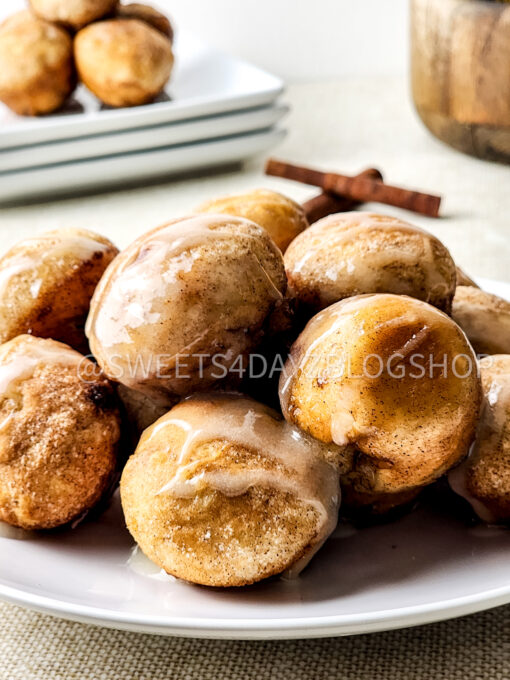 Cinnabon Bites on Linen - Image 4