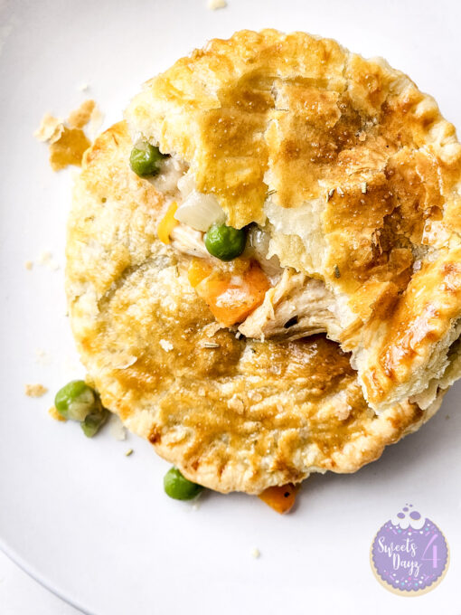 Chicken Pot Pie Puff Pastries on Rhombus - Image 2