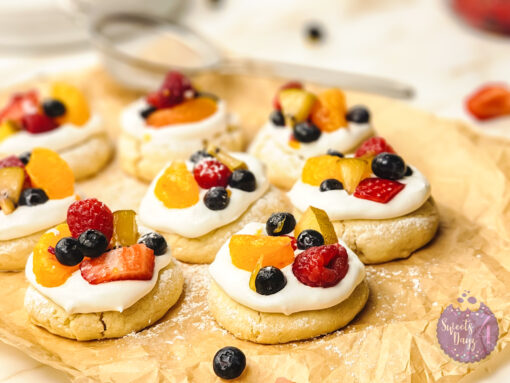 Fruit Pizza Cookies on Gold Marble - Image 3