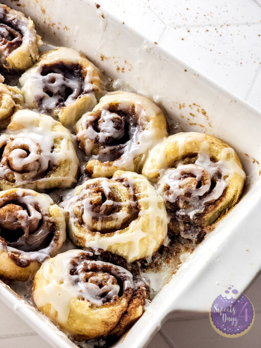 30 Minute Puff Pastry Cinnamon Rolls on Rhombus - Image 4