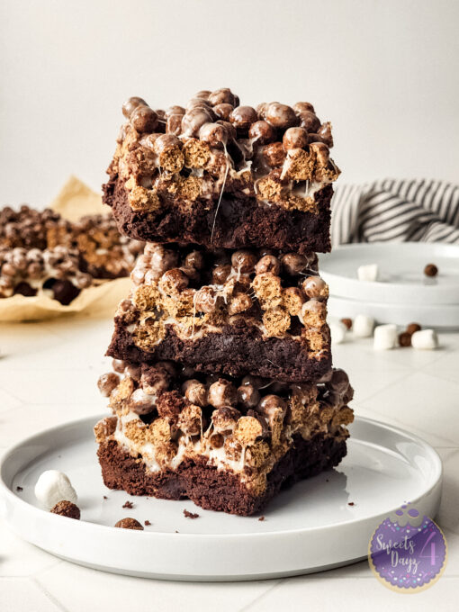 Chocolate Marshmallow Gooey Bars on Rhombus - Image 6