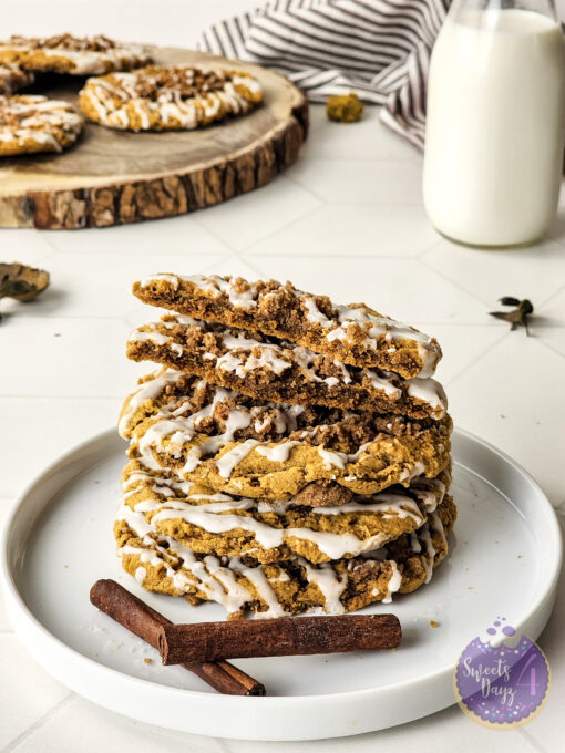 Pumpkin Coffee Cake Cookies on Rhombus
