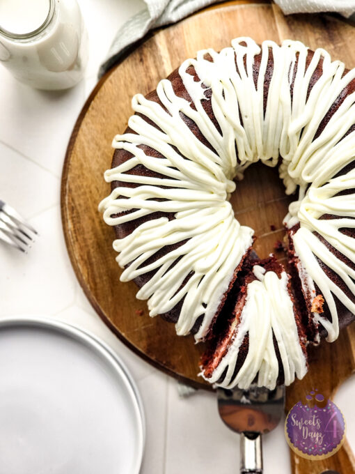 Red Velvet Cheesecake Bundt on Rhombus