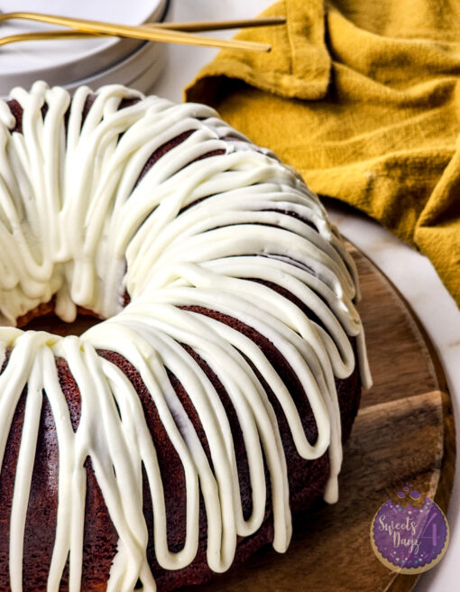 Red Velvet Cheesecake Bundt on Gold Marble - Image 4