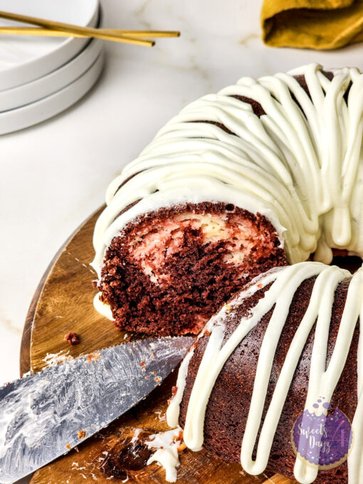 Red Velvet Cheesecake Bundt on Gold Marble - Image 5