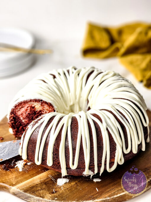 Red Velvet Cheesecake Bundt on Gold Marble - Image 6