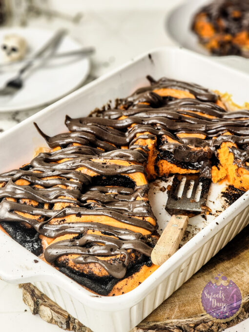 Halloween Cinnamon Rolls on Rhombus - Image 3