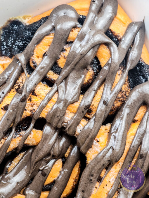 Halloween Cinnamon Rolls on Rhombus - Image 5