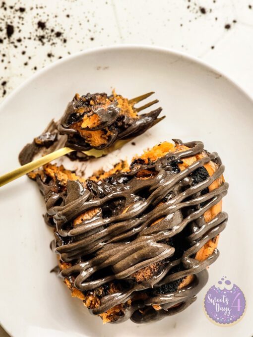 Halloween Cinnamon Rolls on Rhombus - Image 6