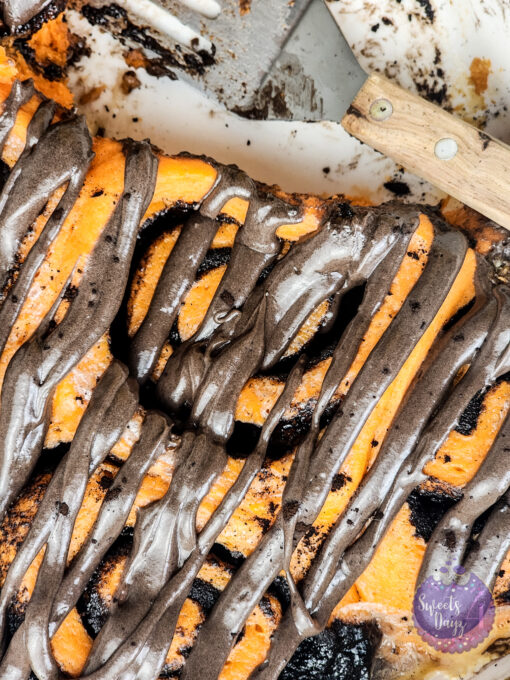 Halloween Cinnamon Rolls on Rhombus - Image 7
