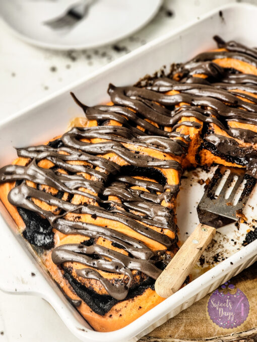 Halloween Cinnamon Rolls on Rhombus - Image 9