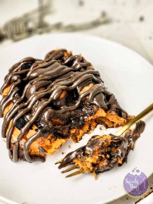 Halloween Cinnamon Rolls on Rhombus - Image 12