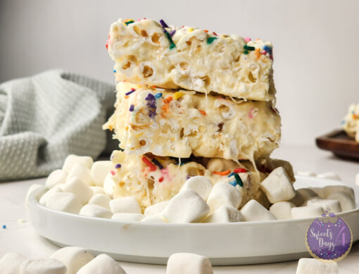 Marshmallow Popcorn Treats on Rhombus - Image 3