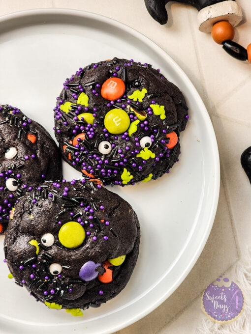Halloween M&M Cookies on Rhombus - Image 4