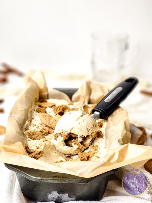 Gingerbread Ice Cream on Gold Marble - Image 3