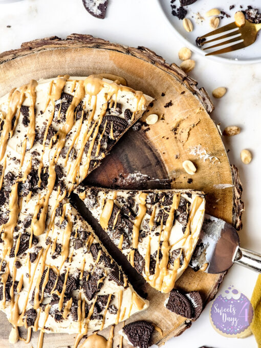No Bake Peanut Butter Oreo Cheesecake on Gold Marble