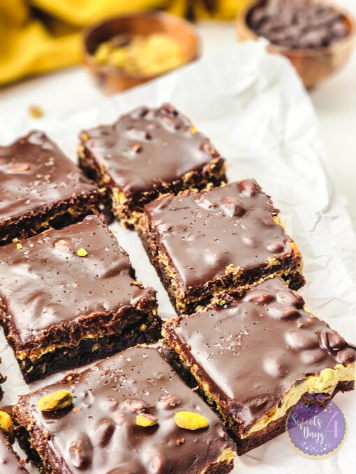 Dubai Pistachio Brownies on Rhombus - Image 8