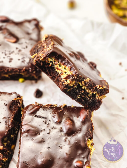 Dubai Pistachio Brownies on Rhombus