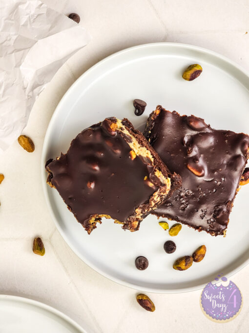Dubai Pistachio Brownies on Rhombus - Image 14