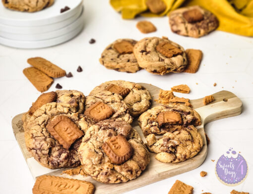 Biscoff Chocolate Chip Cookies on Rhombus - Image 4