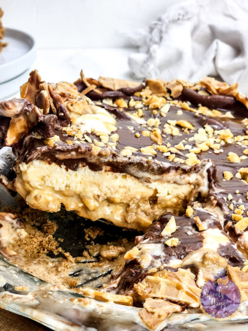 Drumstick Ice Cream Pie on Gold Marble - Image 2
