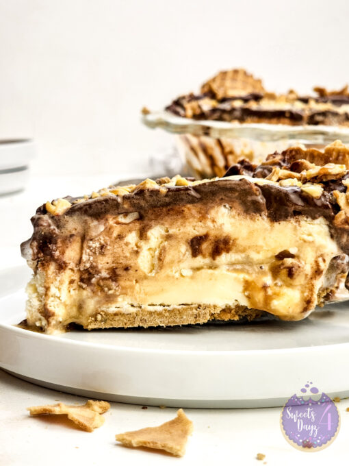 Drumstick Ice Cream Pie on Gold Marble - Image 4