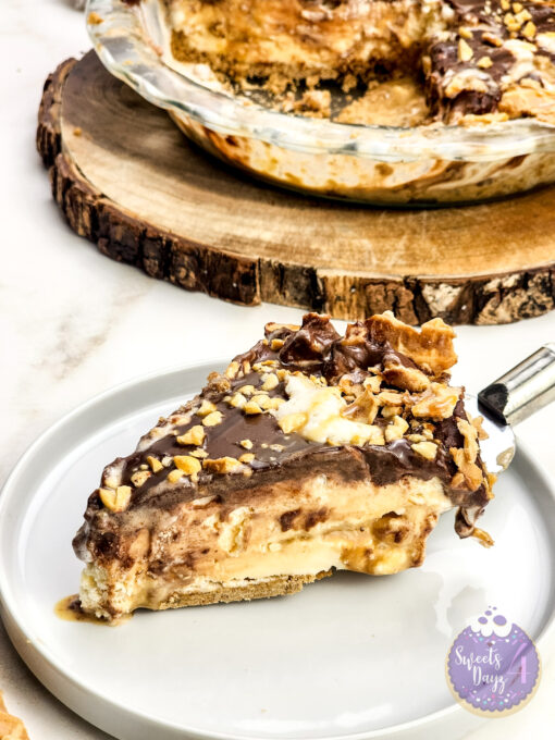 Drumstick Ice Cream Pie on Gold Marble - Image 5