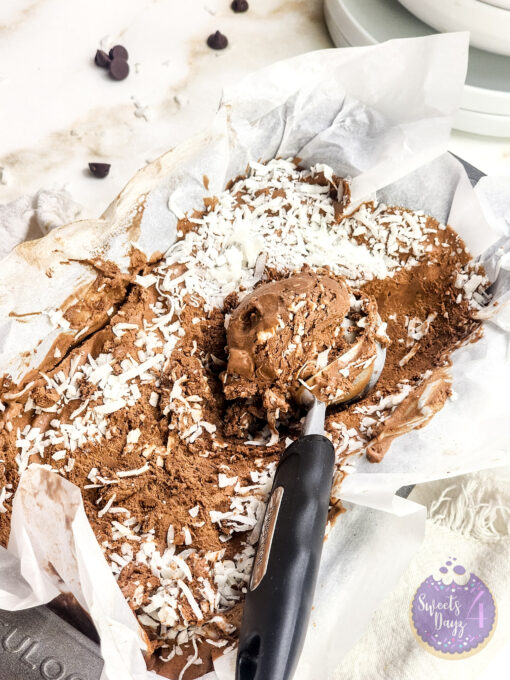 Chocolate Coconut Ice Cream on Gold Marble - Image 2
