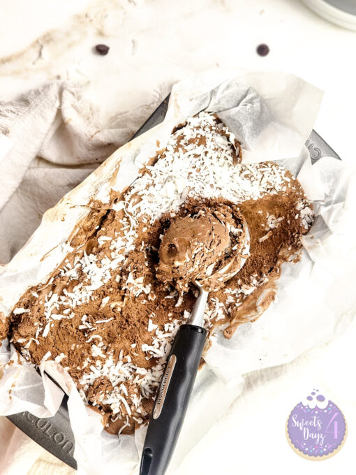 Chocolate Coconut Ice Cream on Gold Marble - Image 3