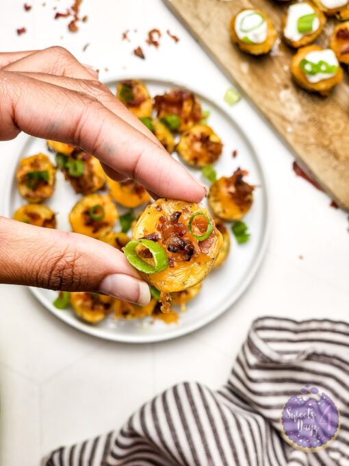 Mini Baked Potatoes on Rhombus - Image 8