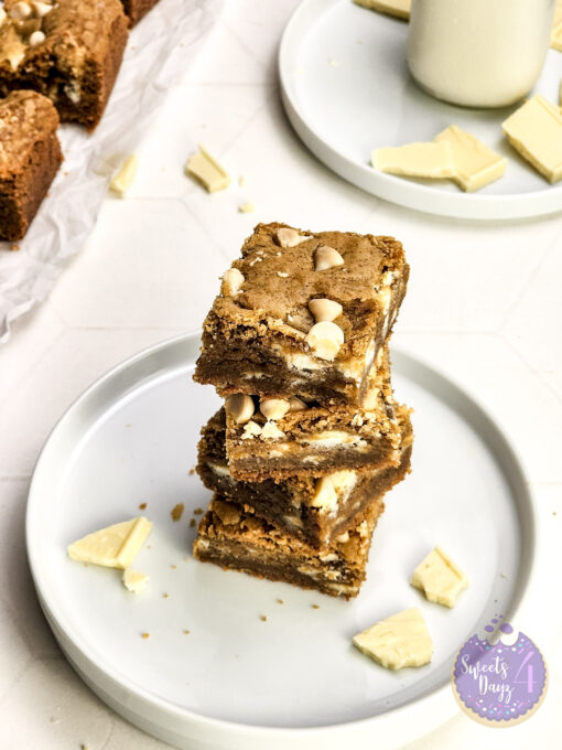 Thick White Chocolate Blondies on Rhombus - Image 5